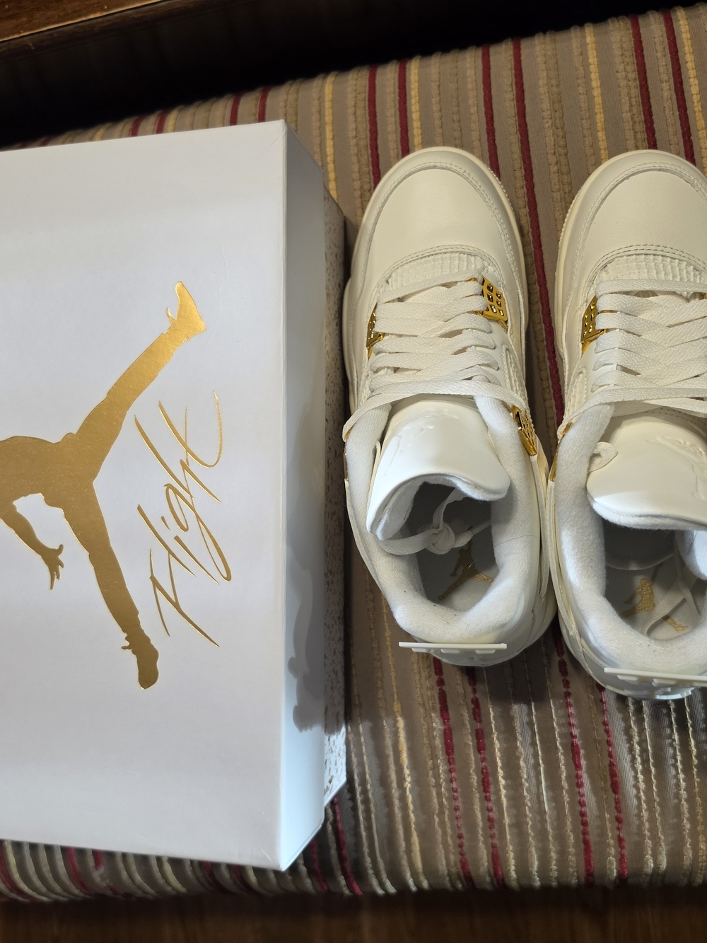 AIR Jordan Women's White and Gold Sneakers SIZE 8 USED ONCE. IN GREAT CONDITION - Picture 11 of 16